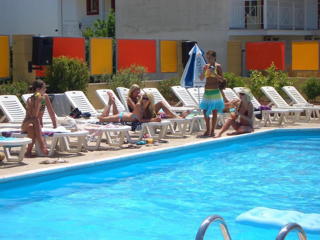 Kavos Central Gardens Extérieur photo